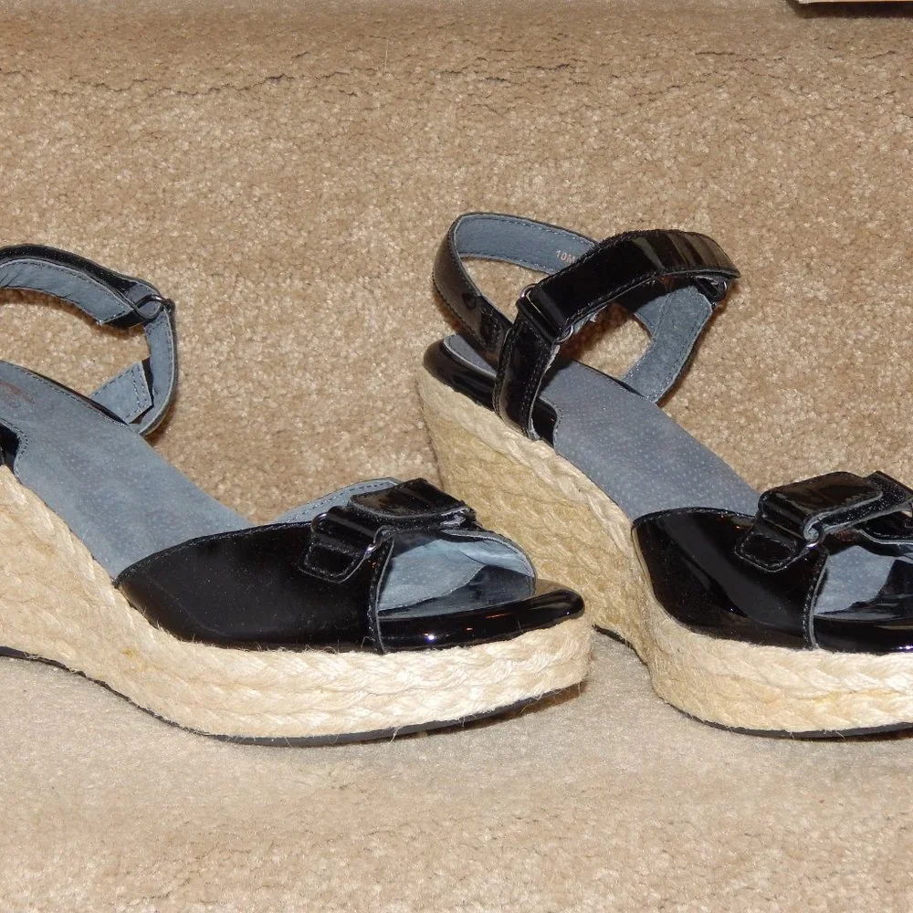 SOFT WALK Black Patent San Marino Platform Sandals Sz 10